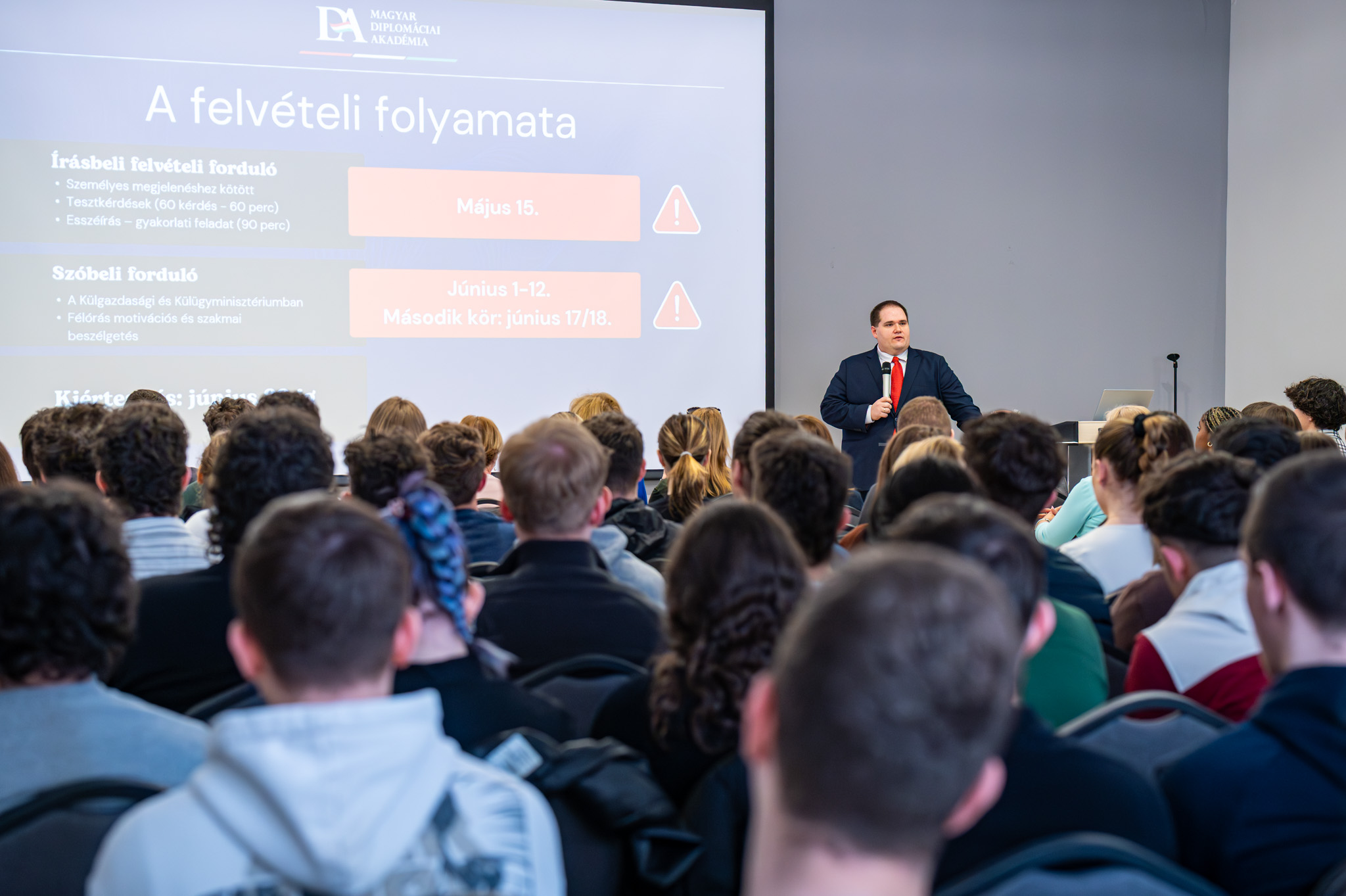 diplomaciai_akademia (1).jpg